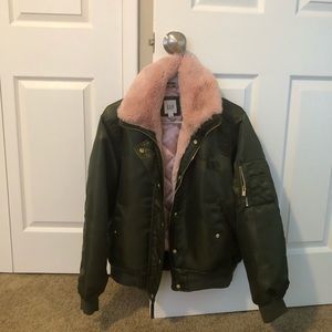 Women’s Gap jacket.